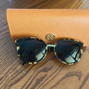 Tory Burch Tortoise Polarized sunglasses